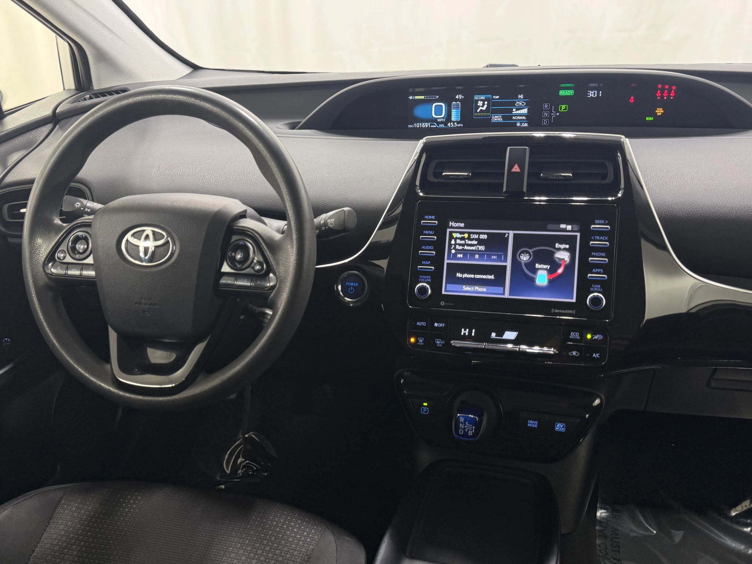 Used 2021 Toyota Prius LE image 16