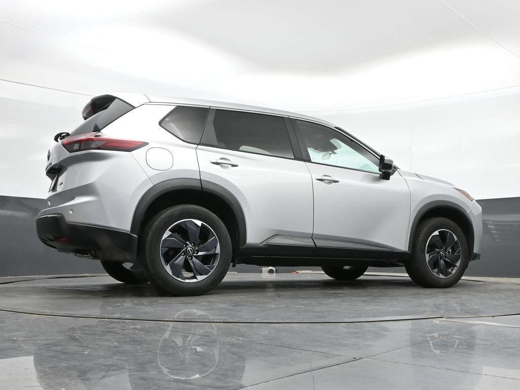 Used 2025 Nissan Rogue SV AWD/4WD image 38
