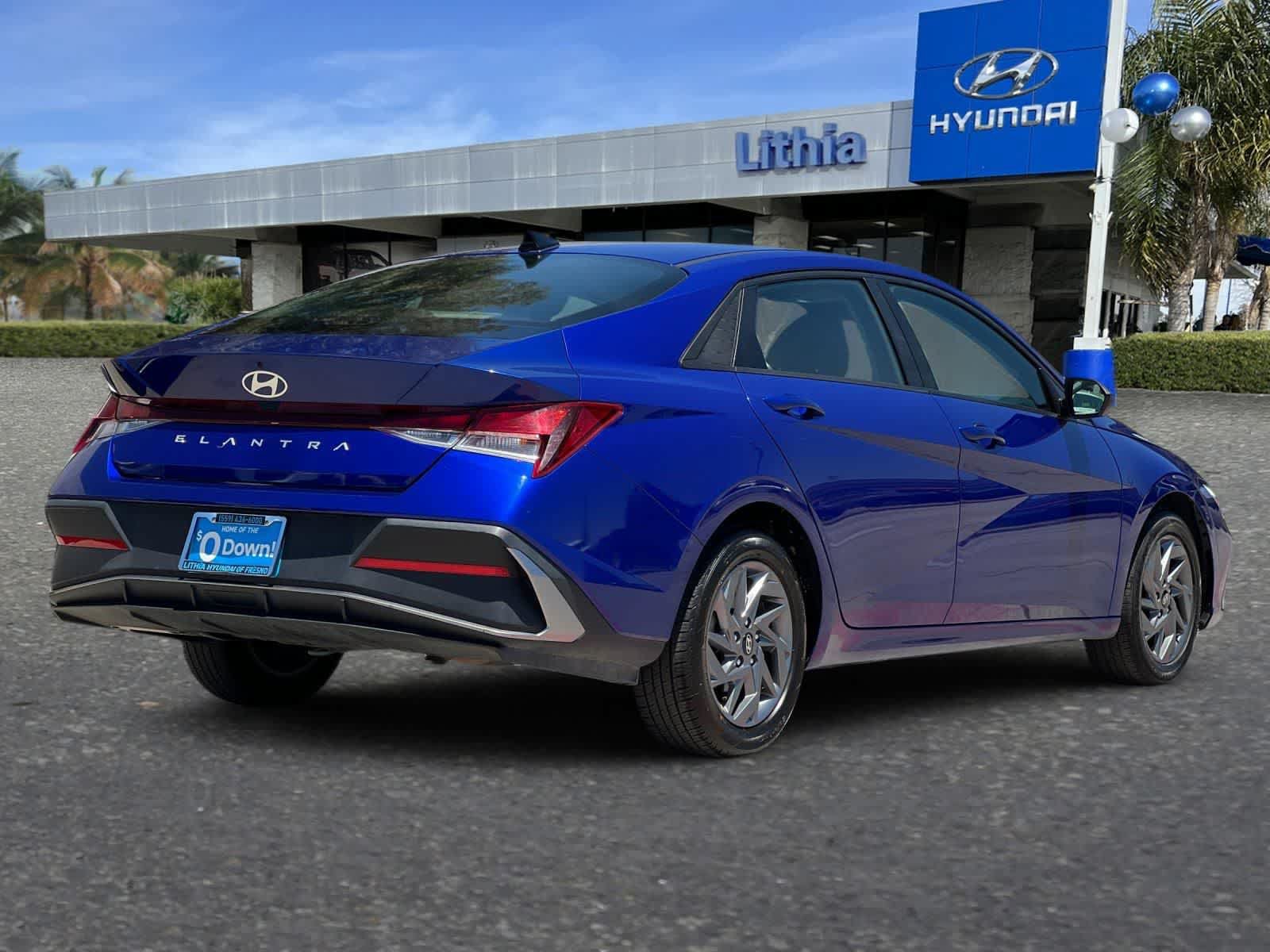 Used 2024 Hyundai Elantra SEL FWD video 3