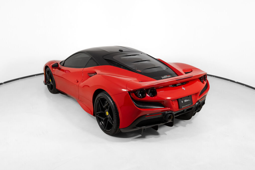 Used 2022 Ferrari F8 Tributo RWD image 5