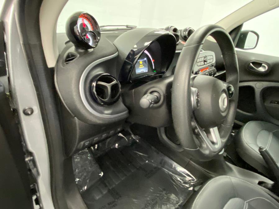Used 2019 smart fortwo electric drive RWD image 34