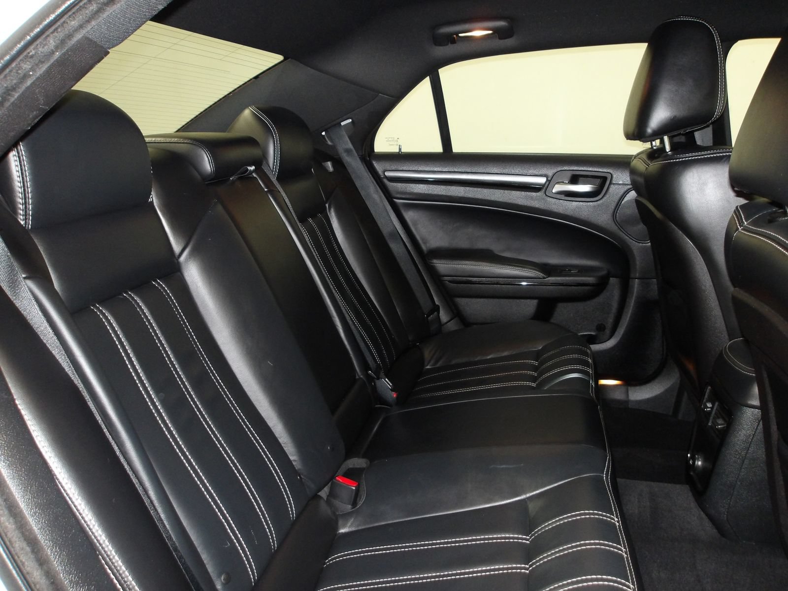 Used 2014 Chrysler 300 S AWD/4WD image 15