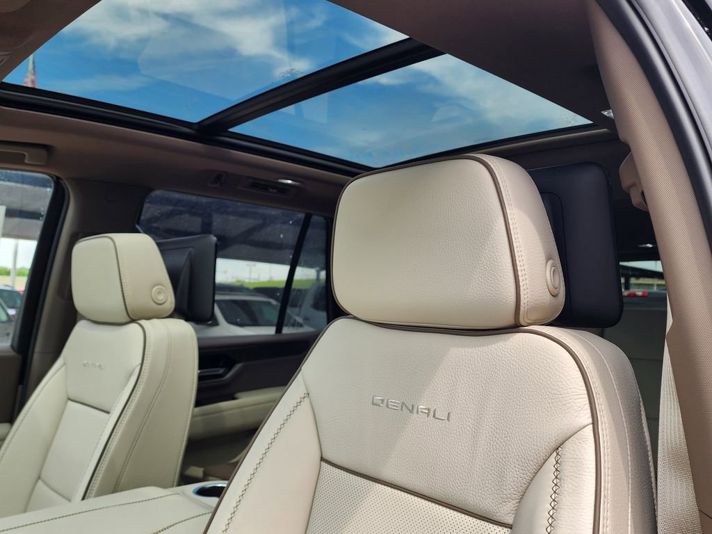 New 2026 GMC Yukon Denali AWD/4WD image 16