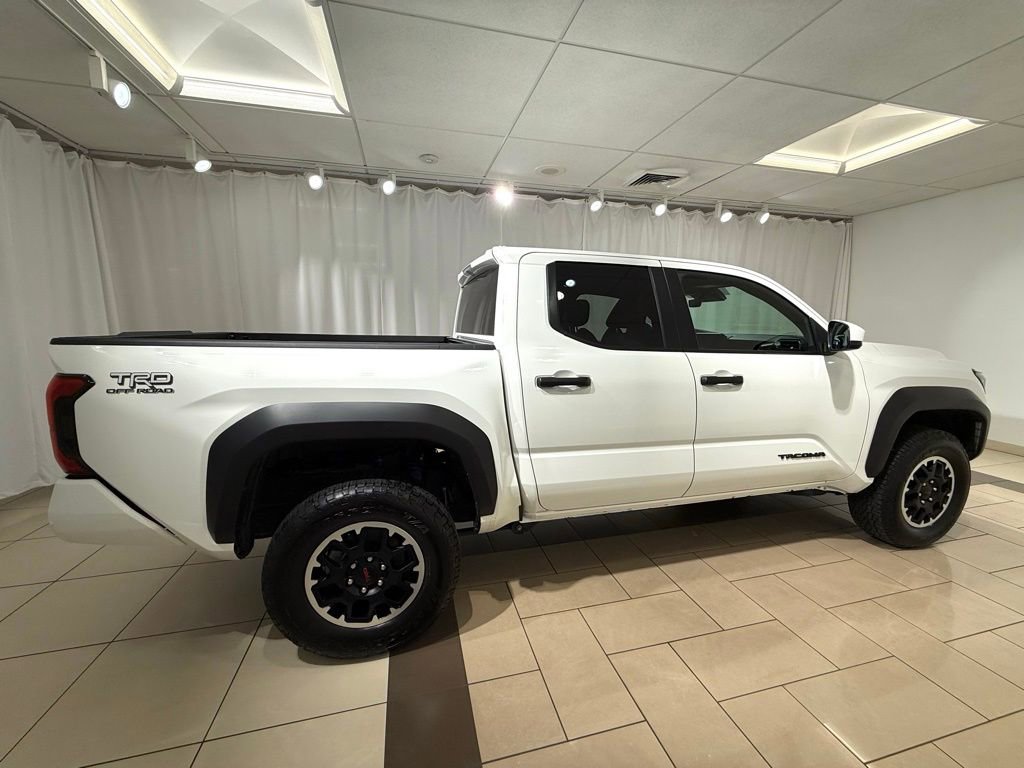 Certified 2025 Toyota Tacoma TRD Off-Road image 6