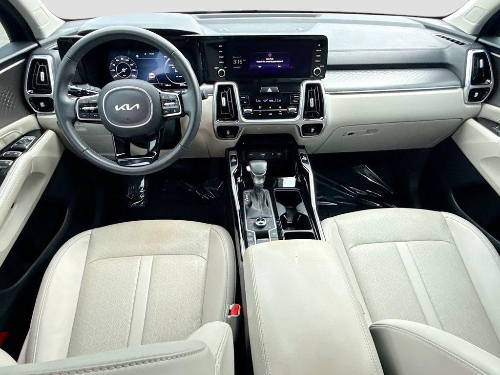 Used 2023 Kia Sorento SX AWD/4WD image 16
