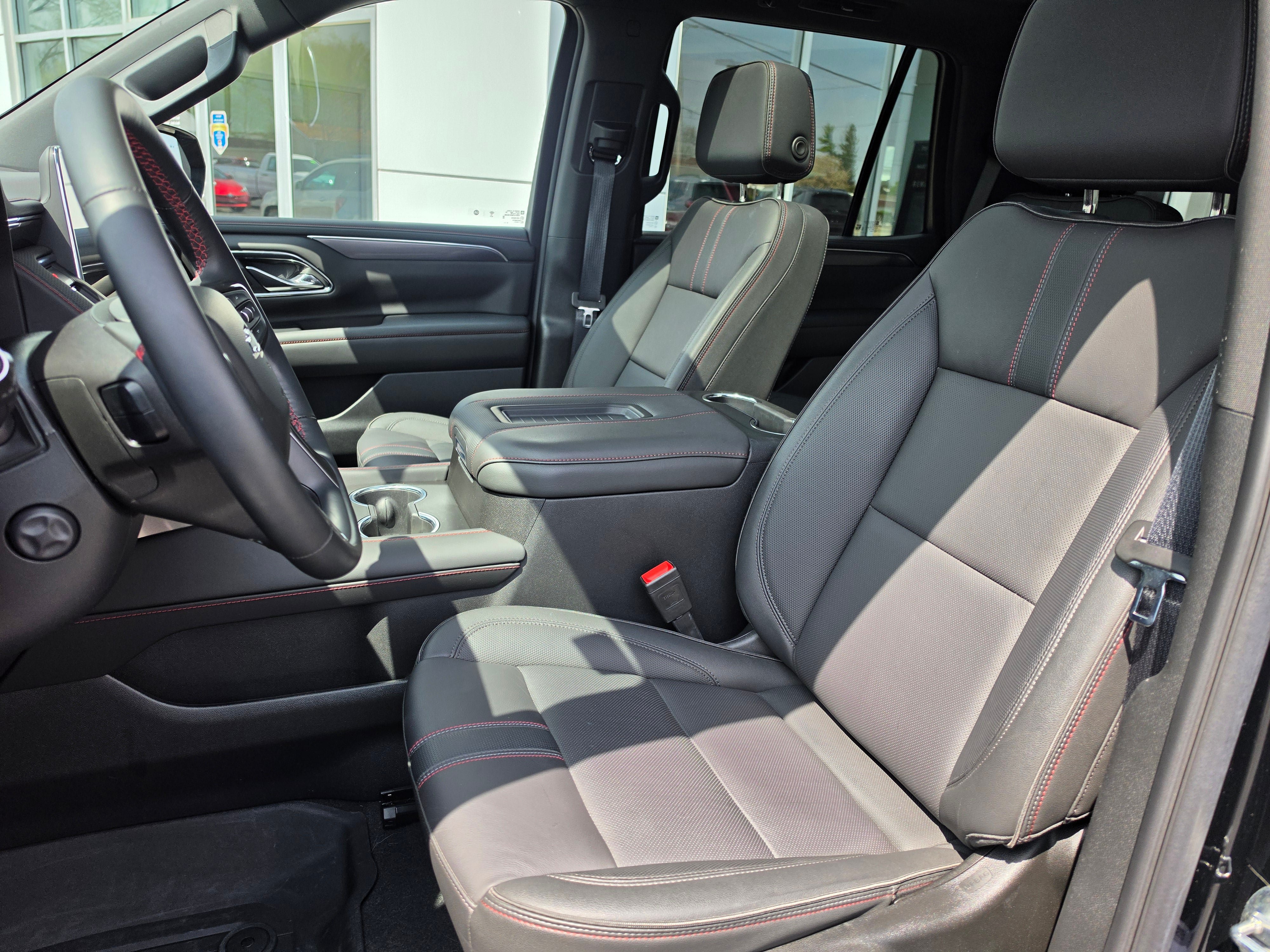 Used 2024 Chevrolet Tahoe RST w/ Luxury Package AWD/4WD image 11