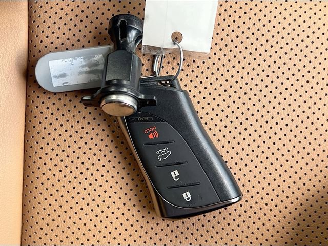 Used 2023 Lexus ES 350 w/ Accessory Package (Z1) FWD image 33