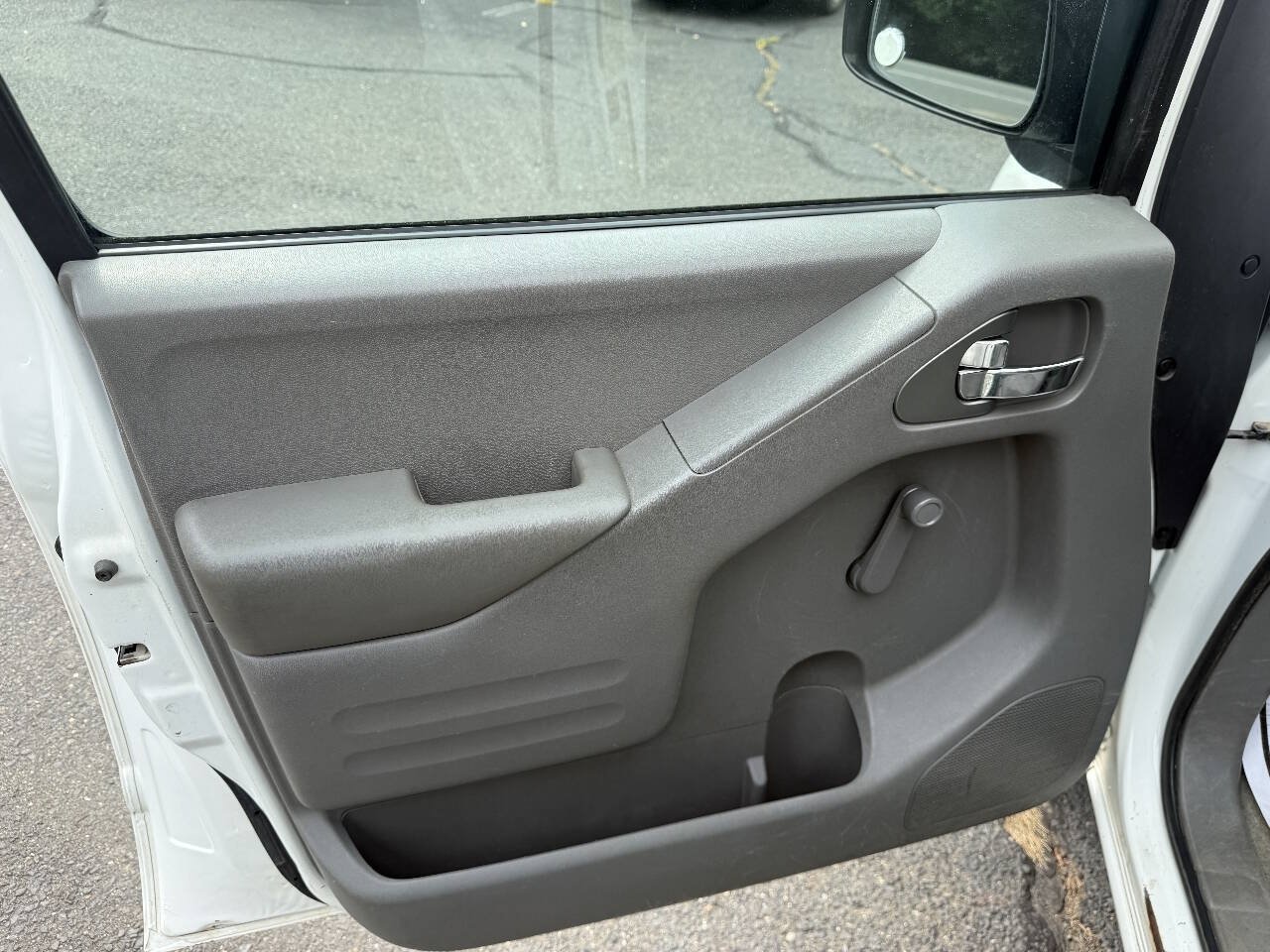 Used 2015 Nissan Frontier S RWD image 11