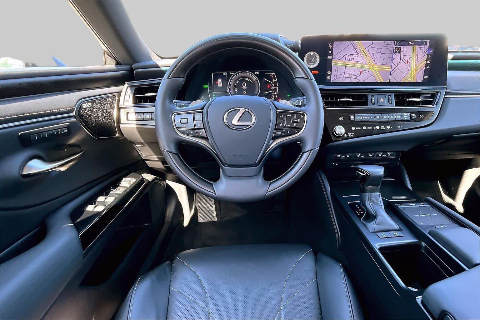 Used 2022 Lexus ES 300h w/ Accessory Package FWD image 5