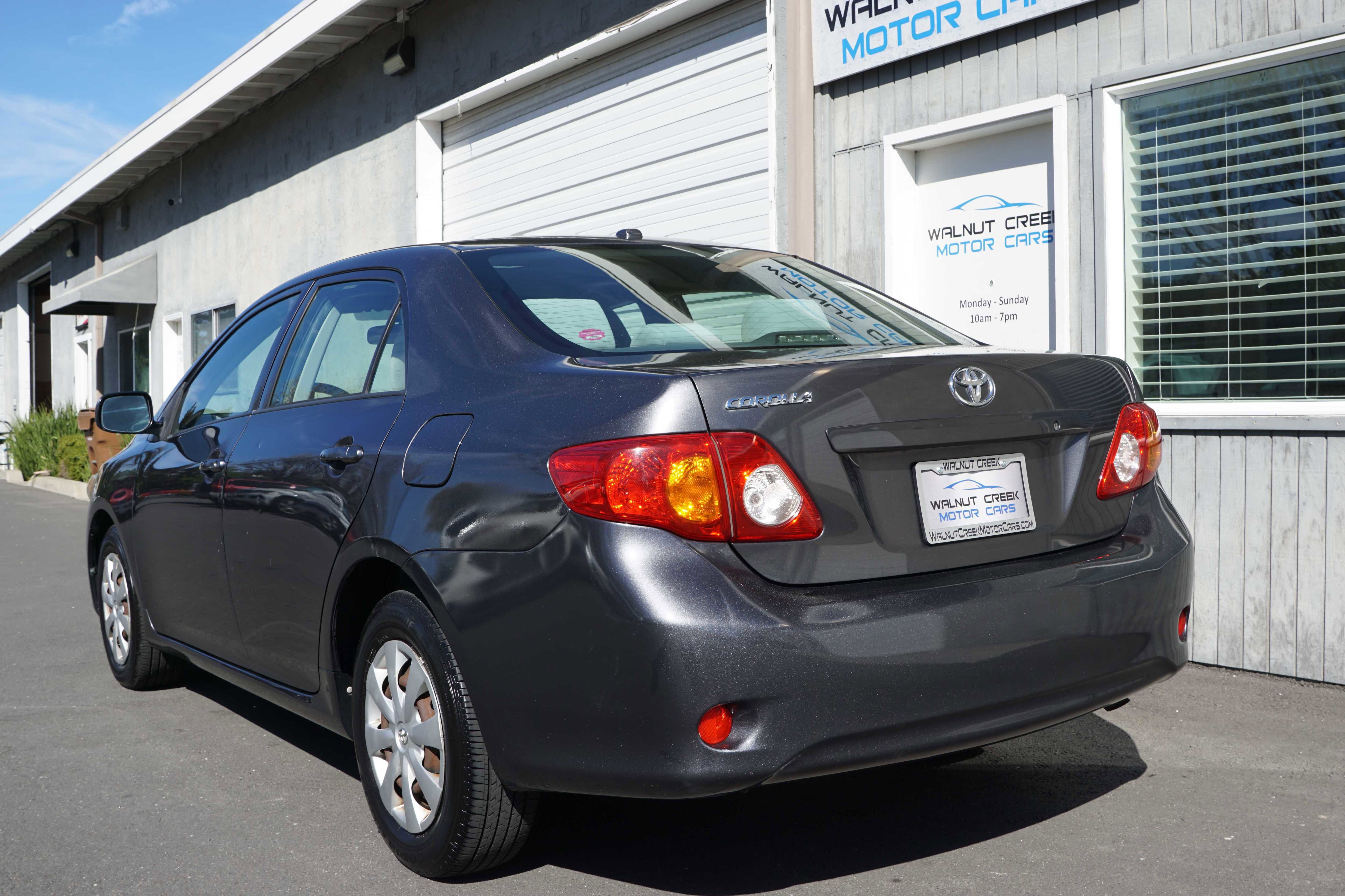 Used 2009 Toyota Corolla SEDAN 4D image 16