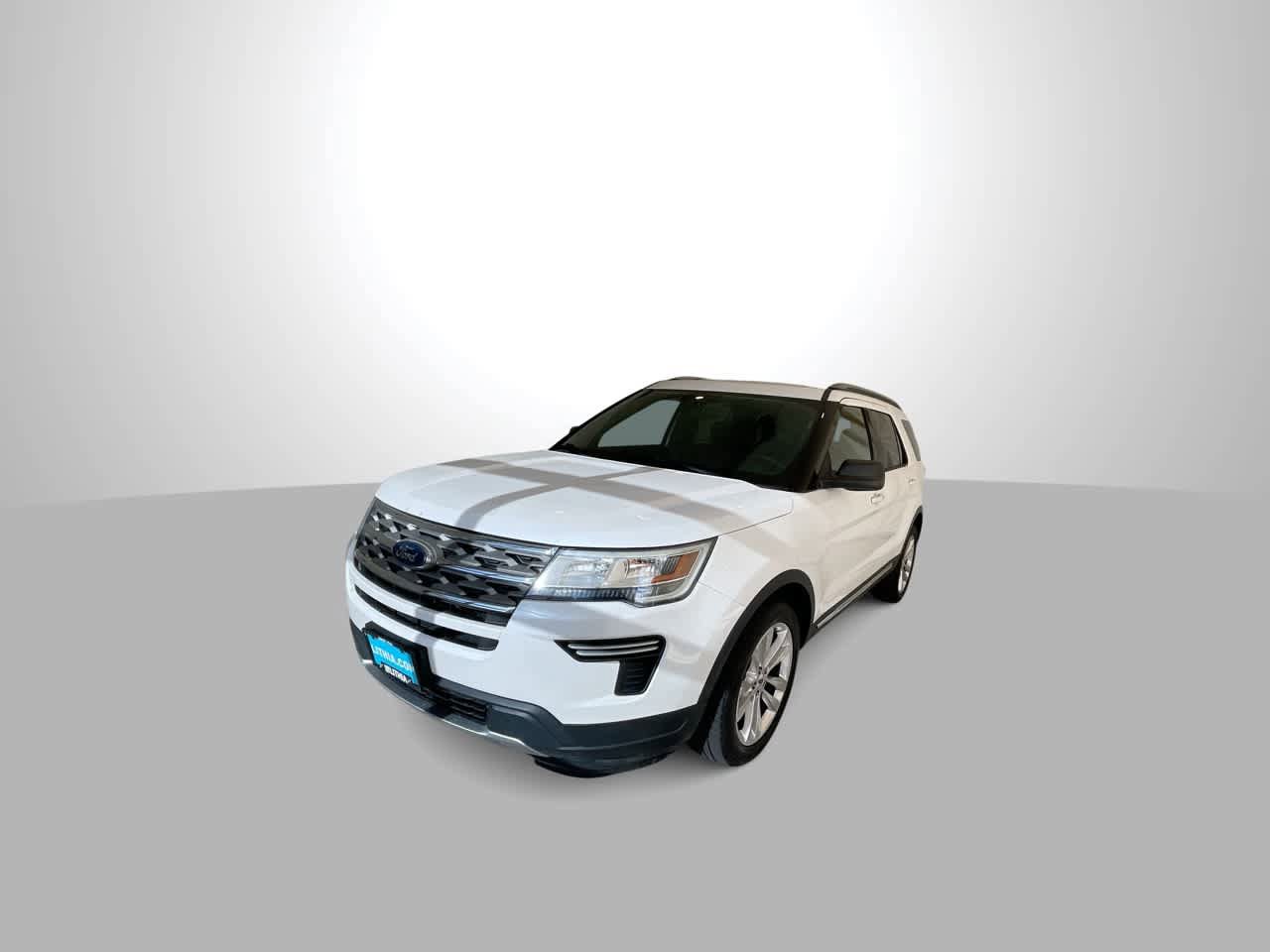 Used 2018 Ford Explorer XLT AWD/4WD image 4