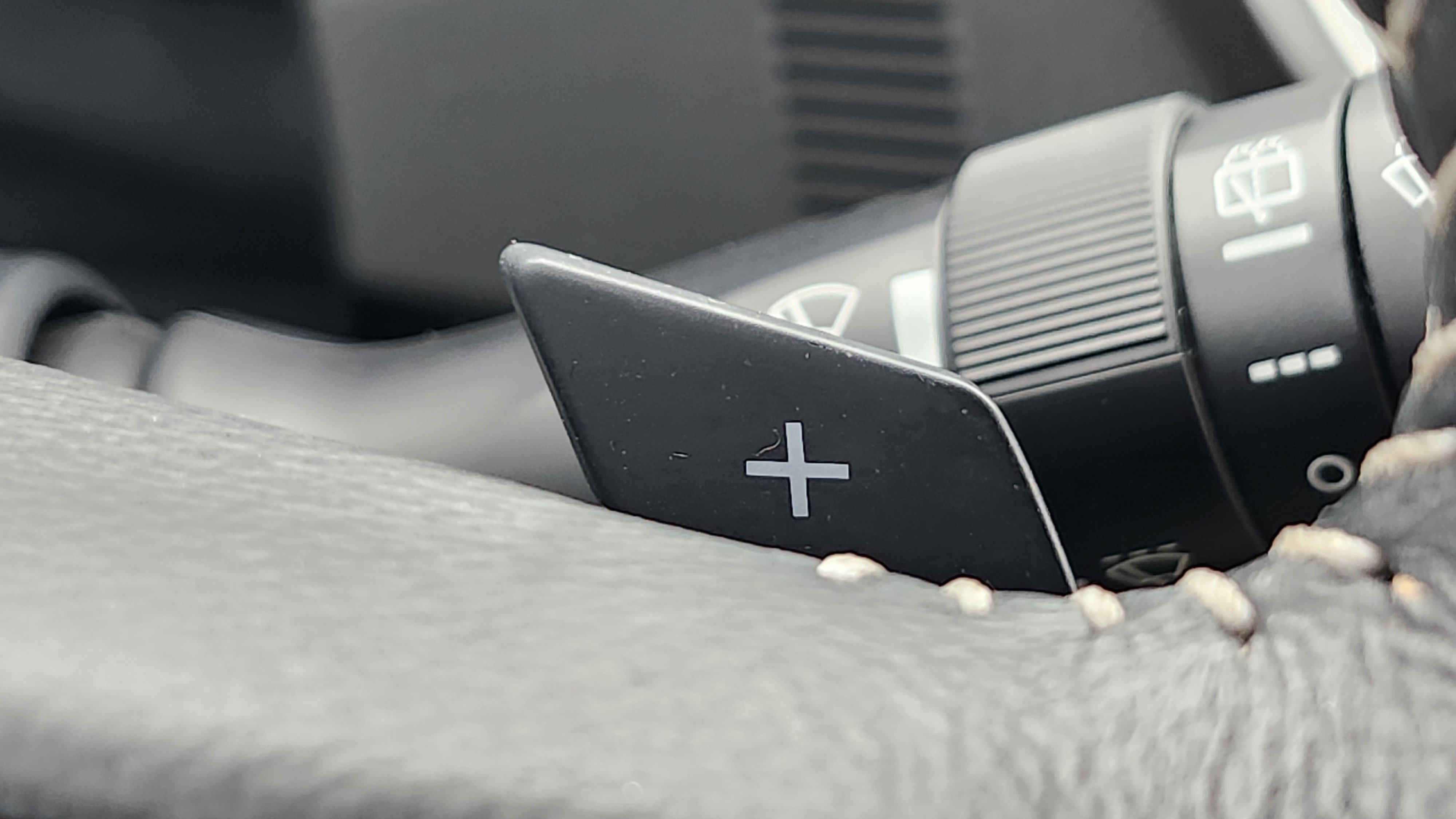 Used 2025 Subaru Ascent Premium image 32