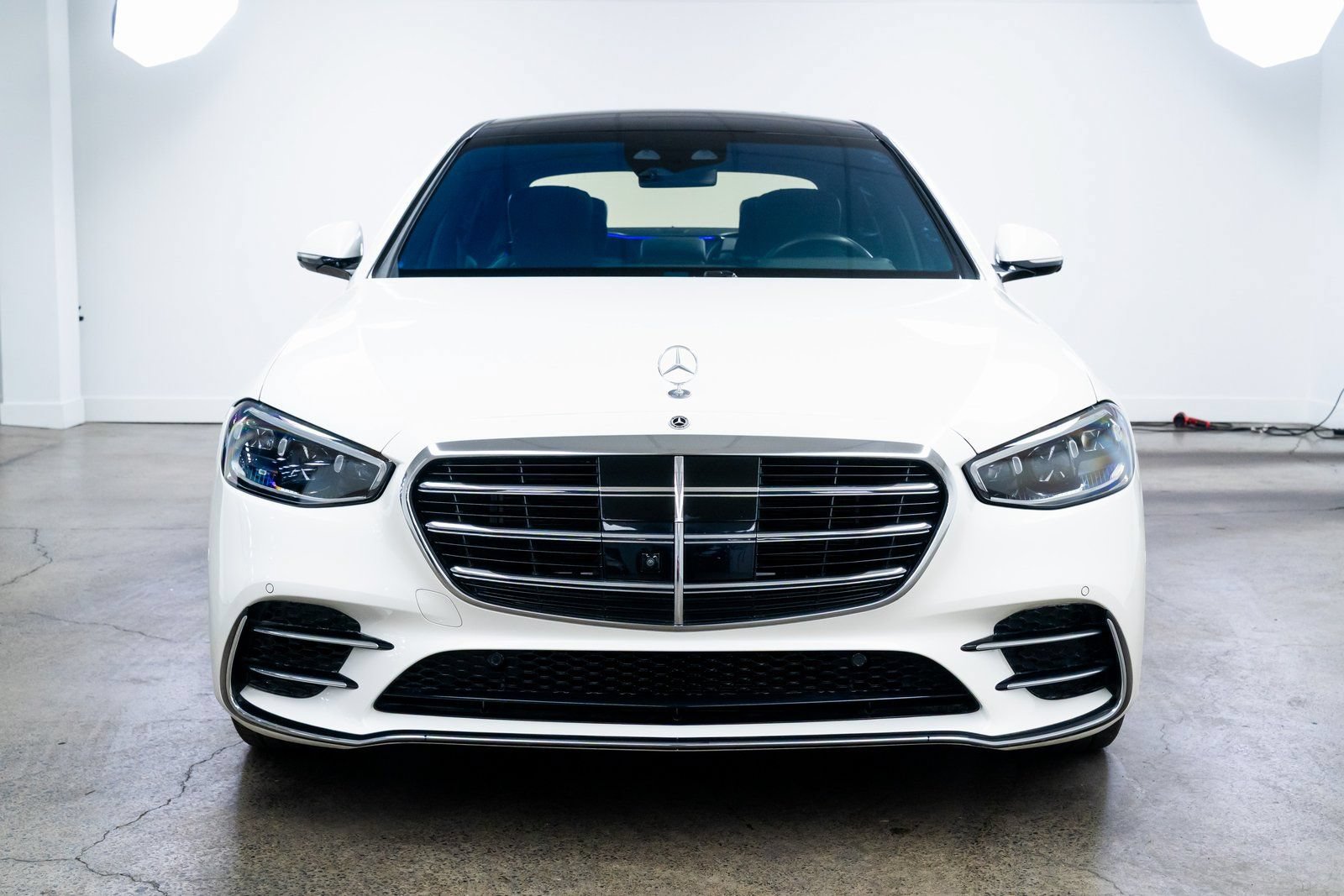 Used 2023 Mercedes-Benz S 580 4MATIC Sedan image 2