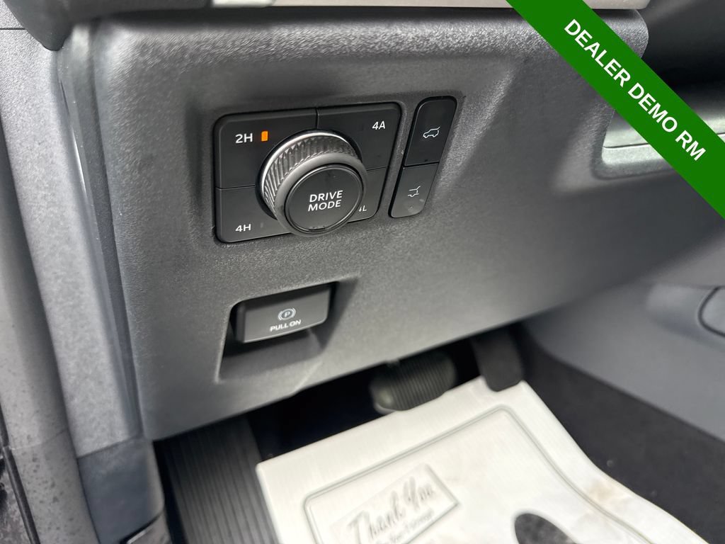 Used 2025 Ford Expedition Max Active AWD/4WD image 29
