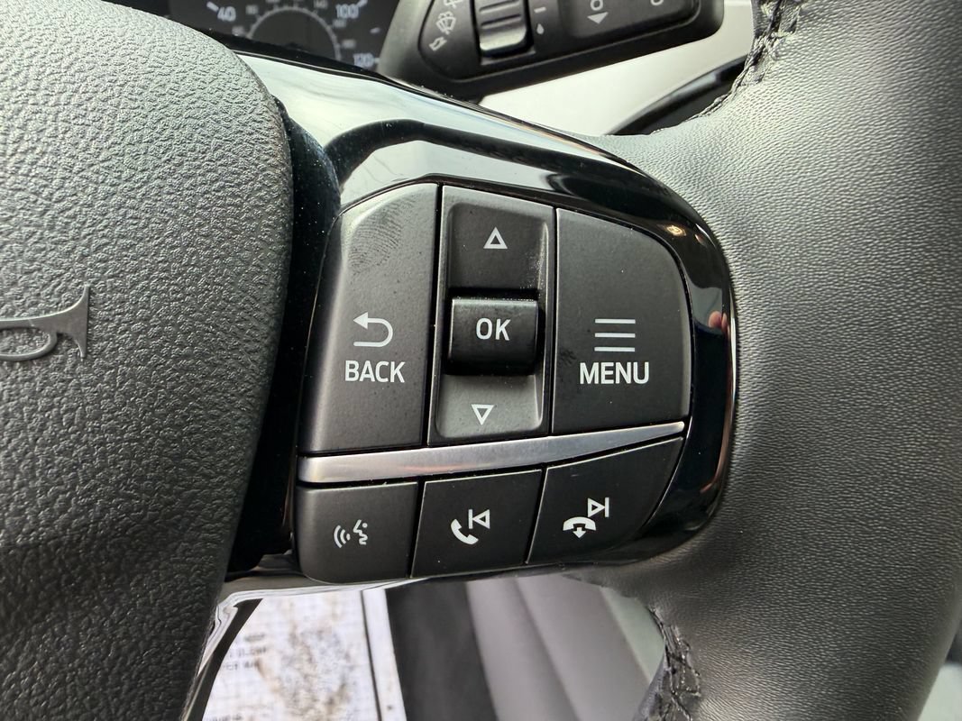 Used 2022 Ford Escape SE w/ SE Sport Appearance Package AWD/4WD image 19