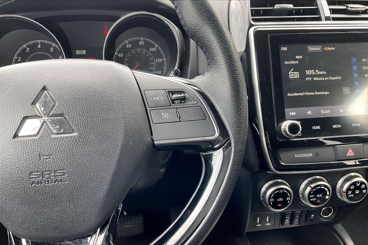 Used 2024 Mitsubishi Outlander Sport SE AWD/4WD image 19
