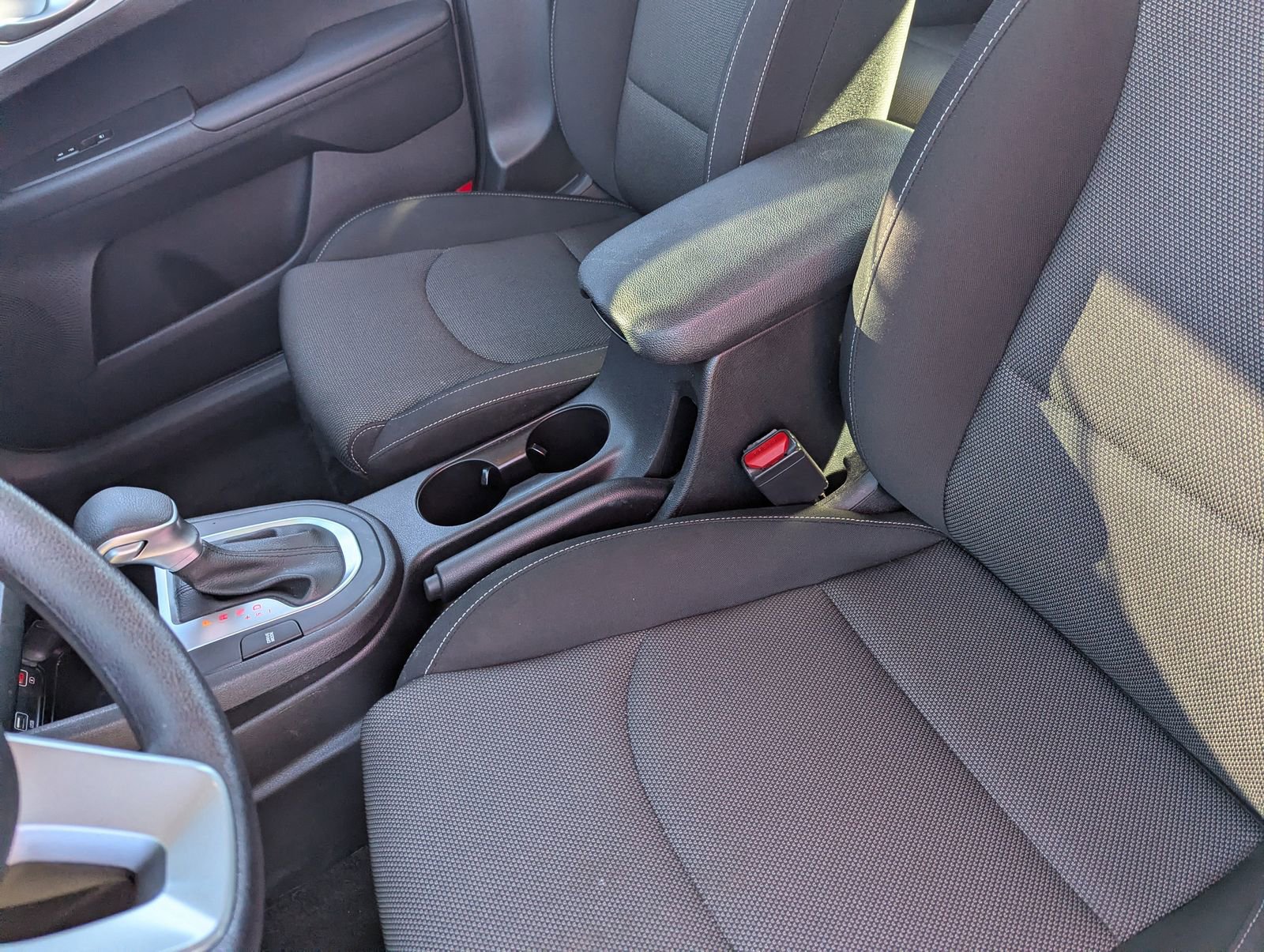 Used 2024 Kia Forte LXS image 17