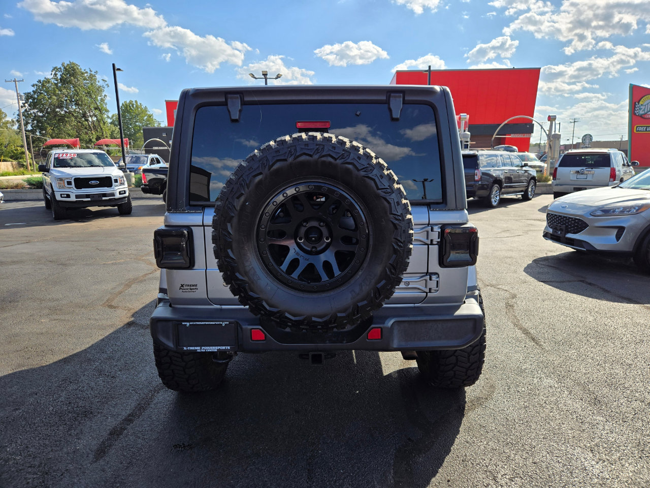 Used 2020 Jeep Wrangler Unlimited Sahara image 6