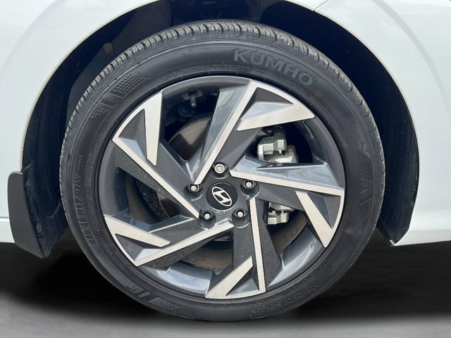 Certified 2025 Hyundai Elantra Sport FWD image 30