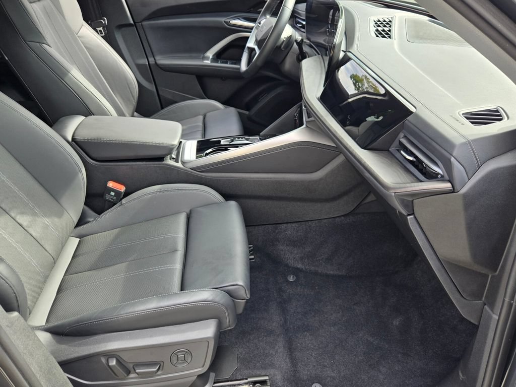 Certified 2025 Audi Q5 Premium Plus w/ Premium Plus AWD/4WD image 18