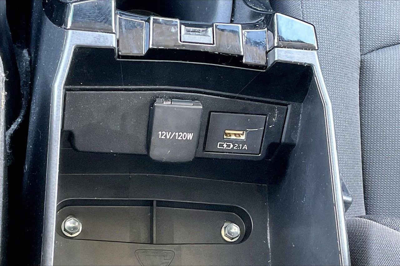 Used 2020 Toyota Corolla LE image 16