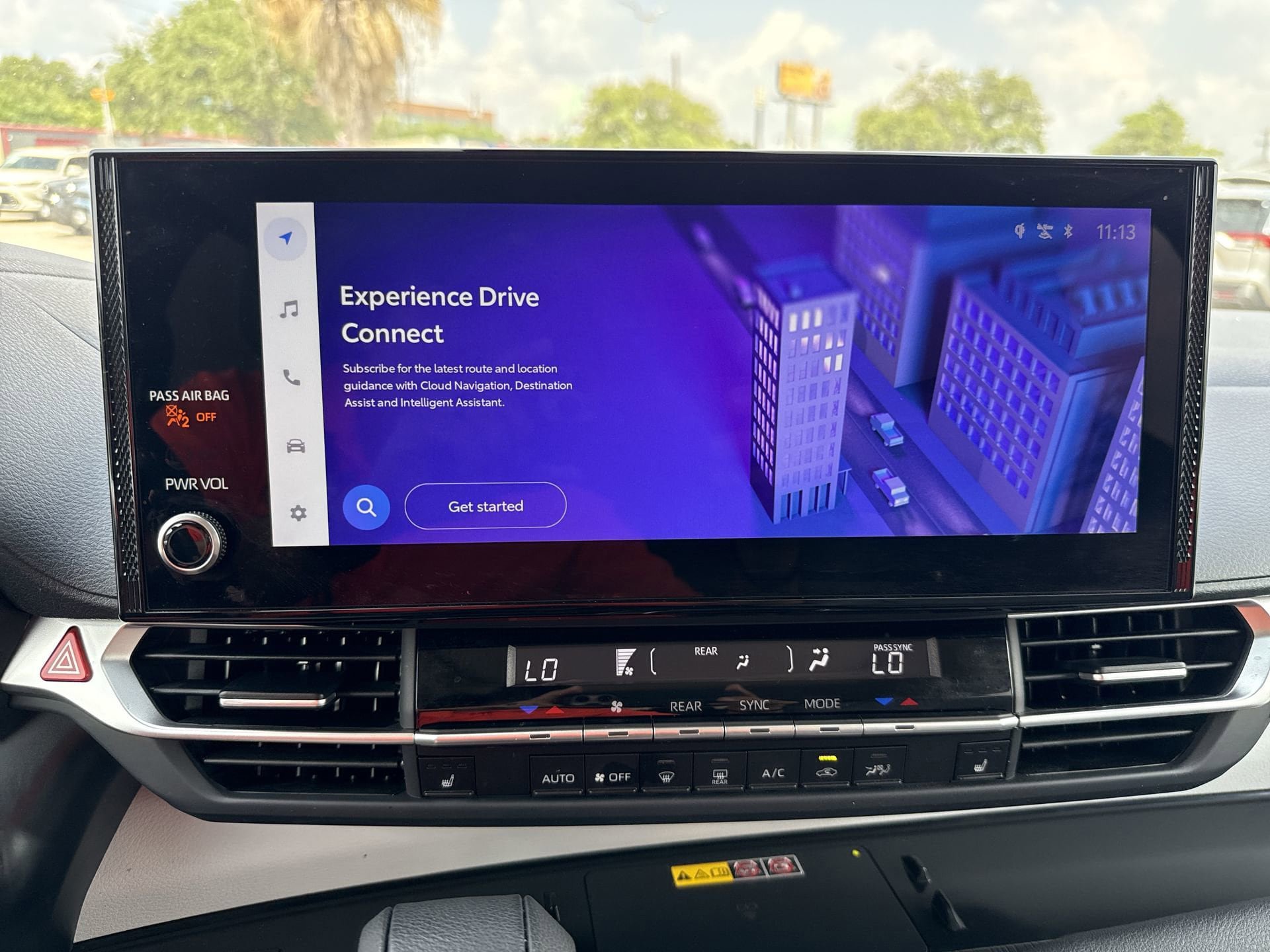 Used 2025 Toyota Sienna XLE FWD image 20
