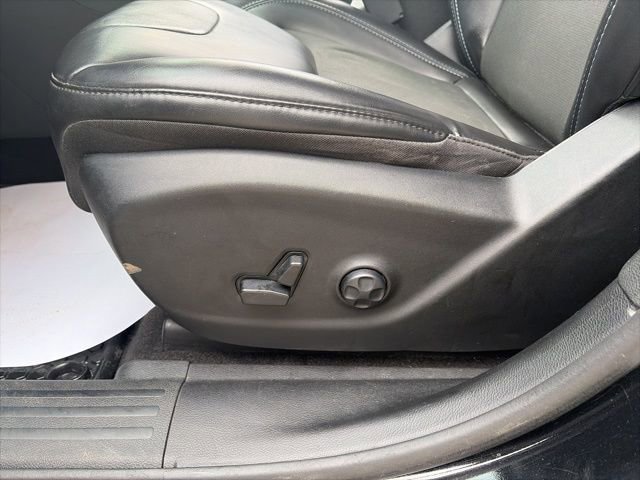 Used 2019 Jeep Cherokee Latitude Plus w/ Cold Weather Group image 9