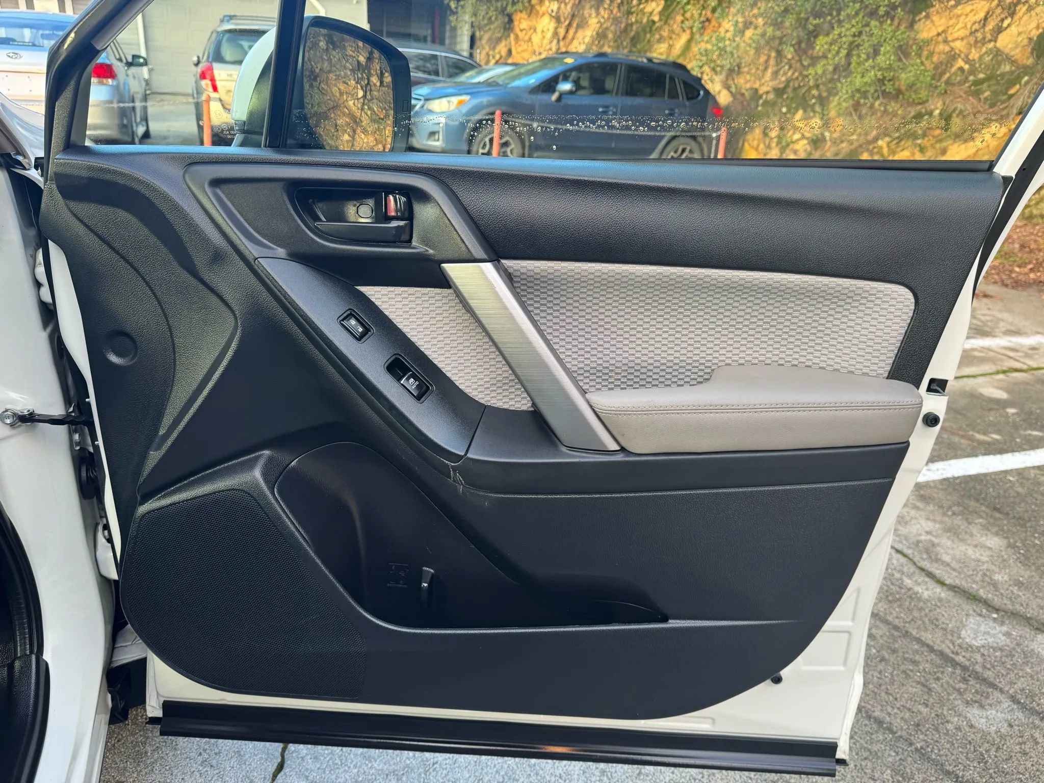 Used 2017 Subaru Forester 2.5i Premium w/ All-Weather Package image 20