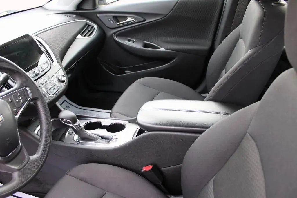 Used 2024 Chevrolet Malibu LS image 12