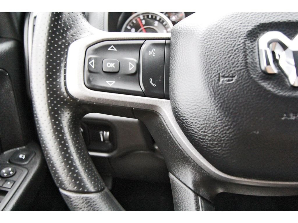 Used 2024 RAM 2500 Tradesman w/ Chrome Appearance Group AWD/4WD image 15