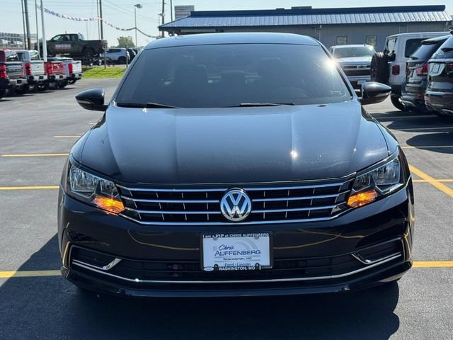 Used 2018 Volkswagen Passat 2.0T SE FWD image 9