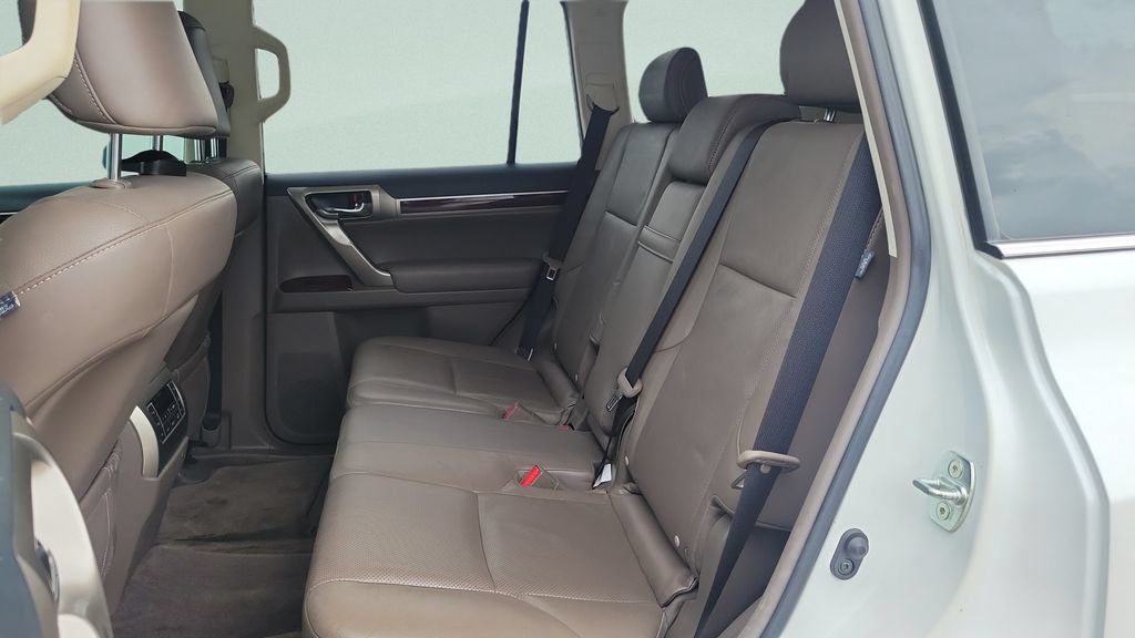 Used 2018 Lexus GX 460 Premium w/ Premium Package AWD/4WD image 10