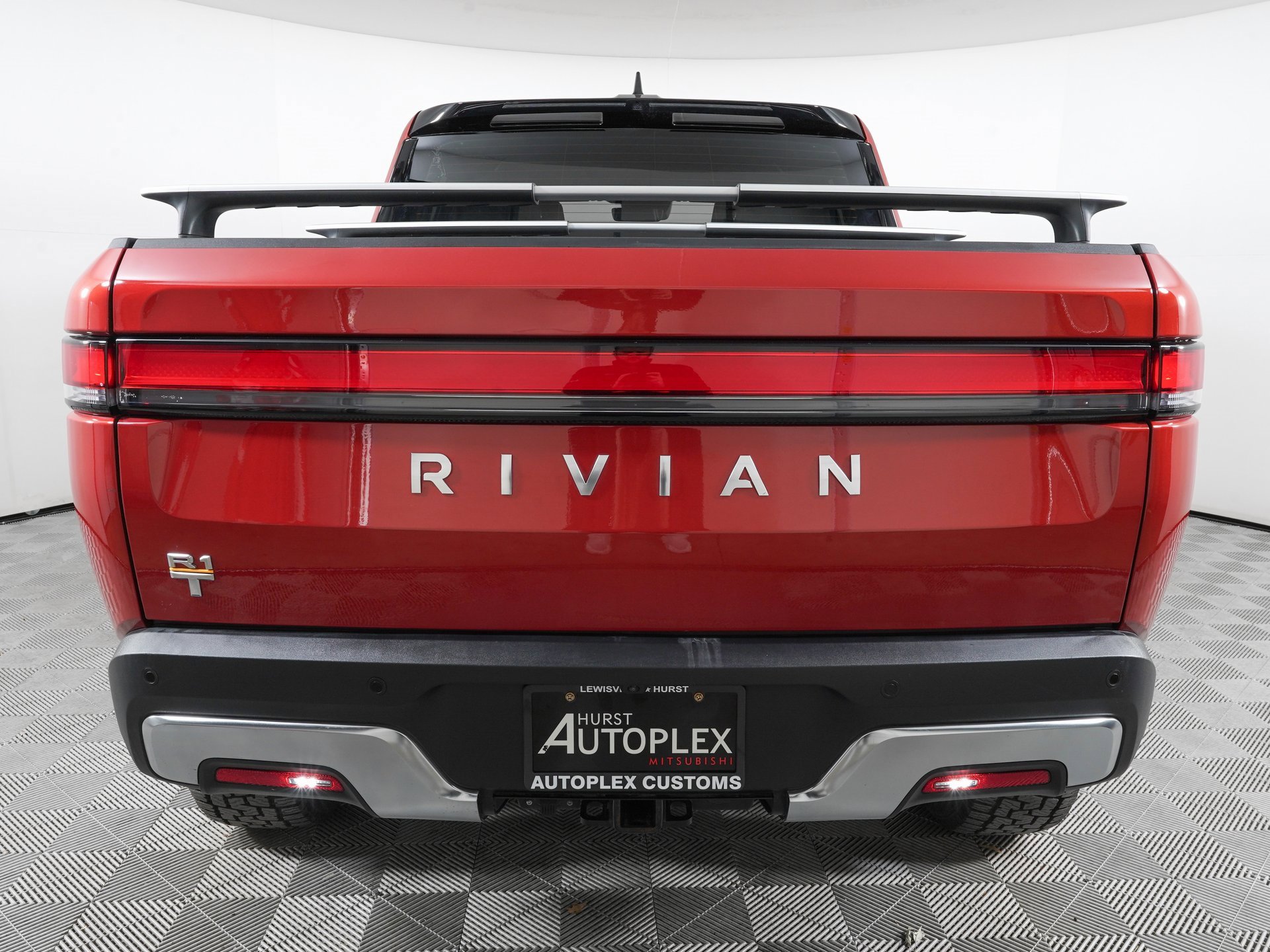 Used 2022 Rivian R1T Adventure image 6