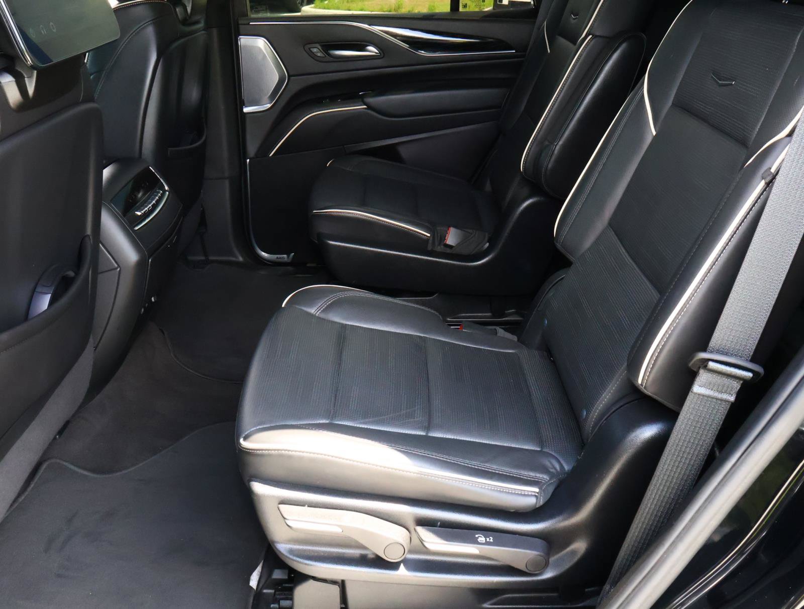Used 2024 Cadillac Escalade Sport w/ LPO, ONYX Package AWD/4WD image 27