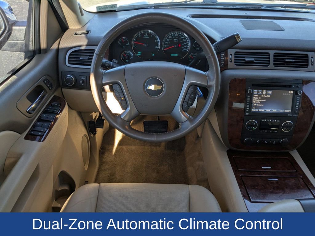 Used 2013 Chevrolet Avalanche LTZ image 19