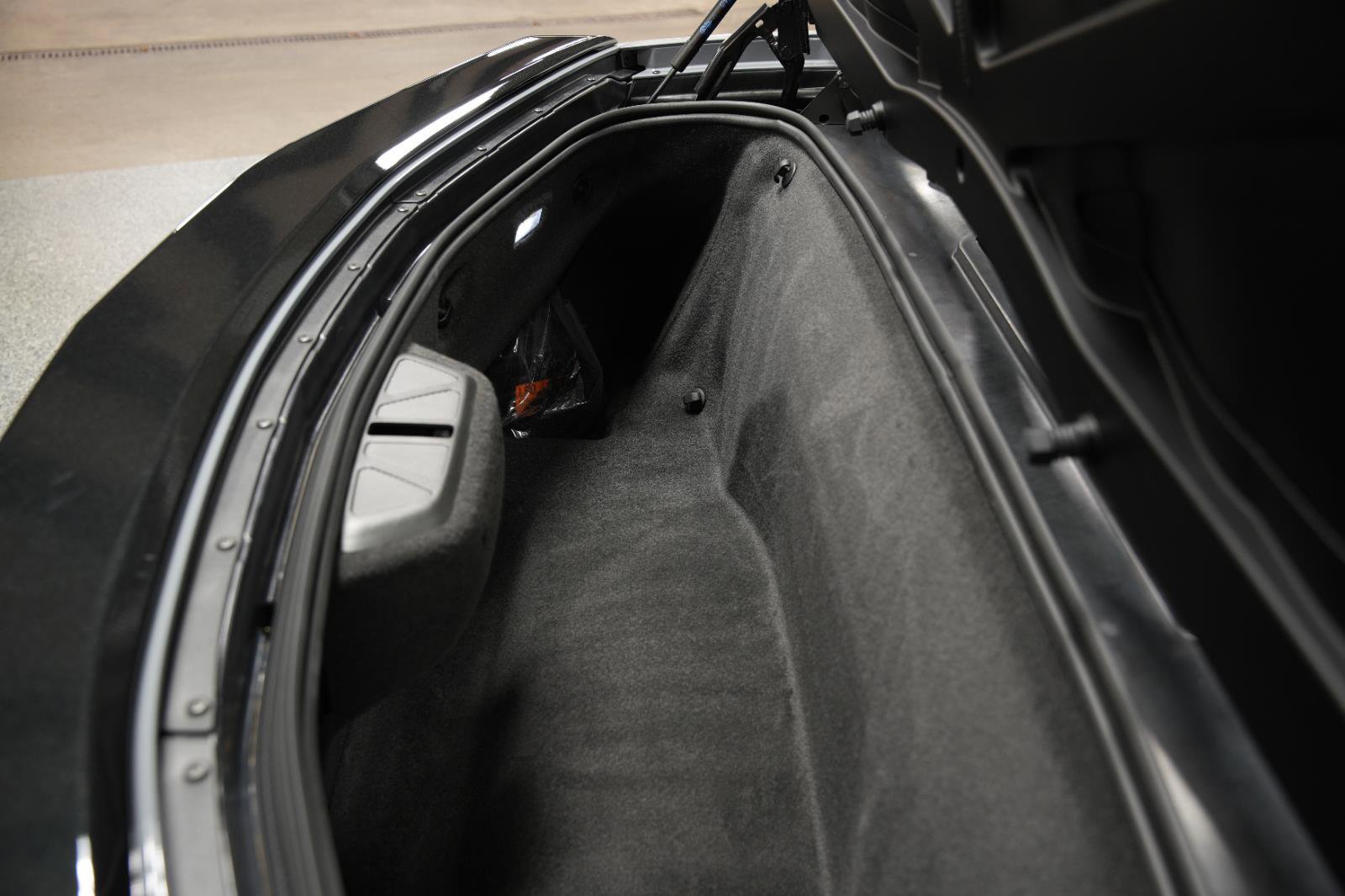 Used 2024 Chevrolet Corvette Stingray Premium Conv w/ Stealth Interior Trim Package image 20