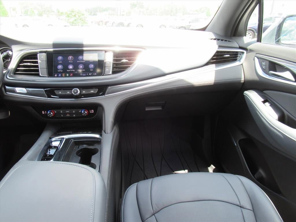 Used 2024 Buick Enclave Essence w/ Technology Package FWD image 14