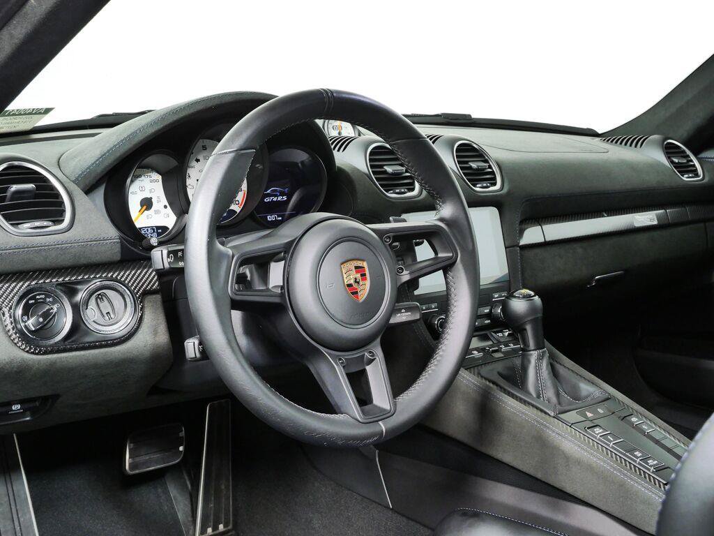 Certified 2025 Porsche 718 Cayman GT4 RS RWD image 4