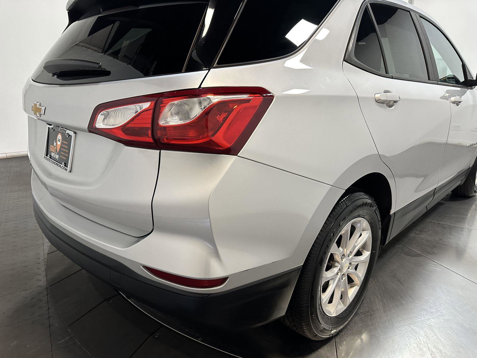 Used 2020 Chevrolet Equinox LS w/ LS Convenience Package image 14