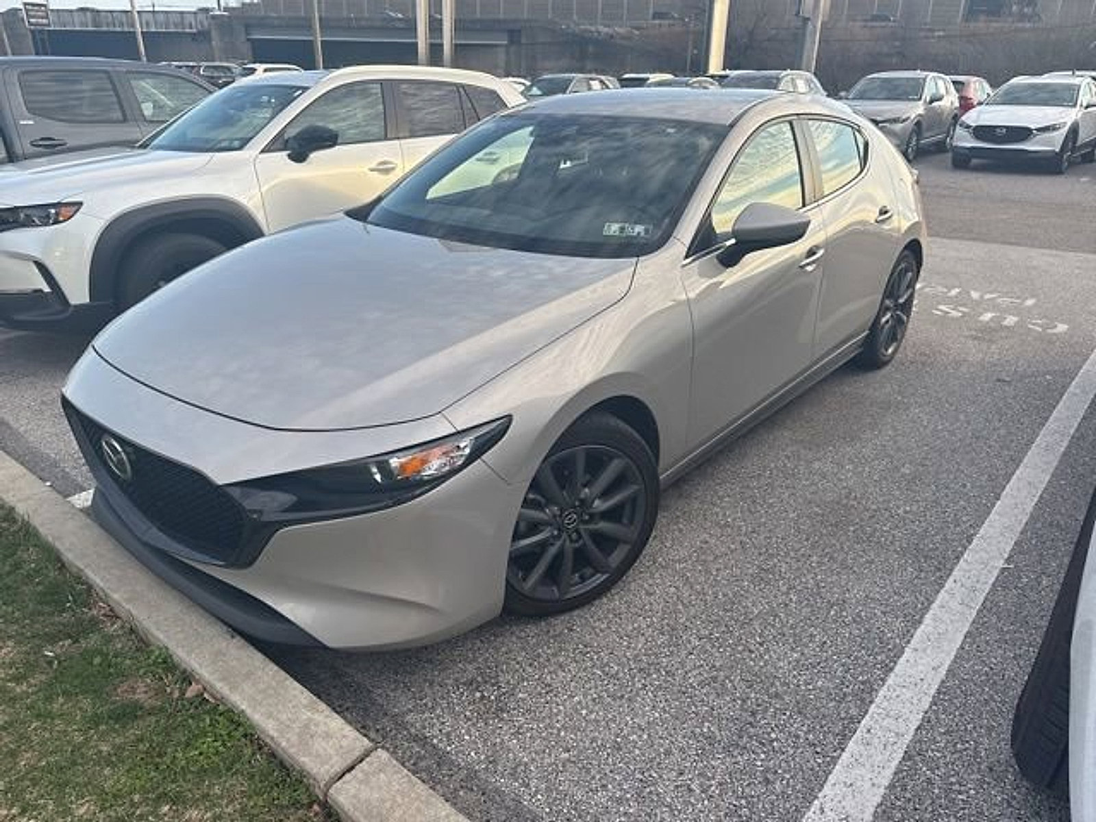 Used 2022 MAZDA MAZDA3 s image 12