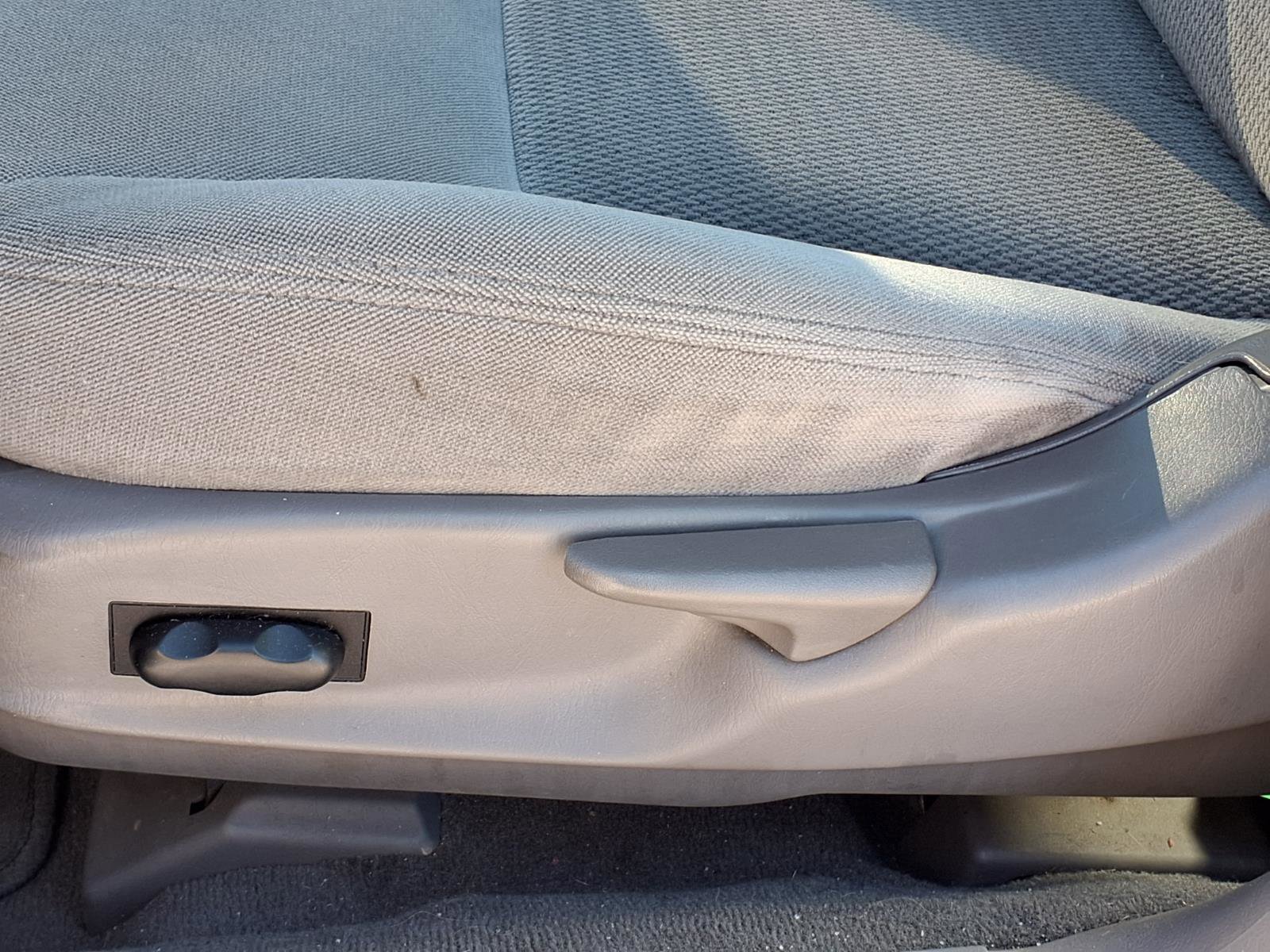 Used 2003 Ford Taurus SE image 4