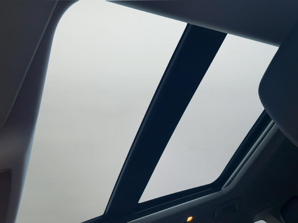 Certified 2021 Nissan Rogue Platinum FWD image 47
