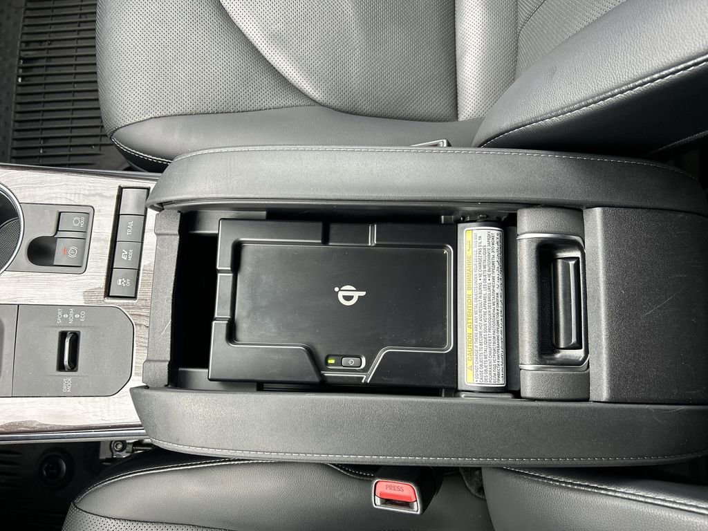 Used 2021 Toyota Highlander Limited image 18