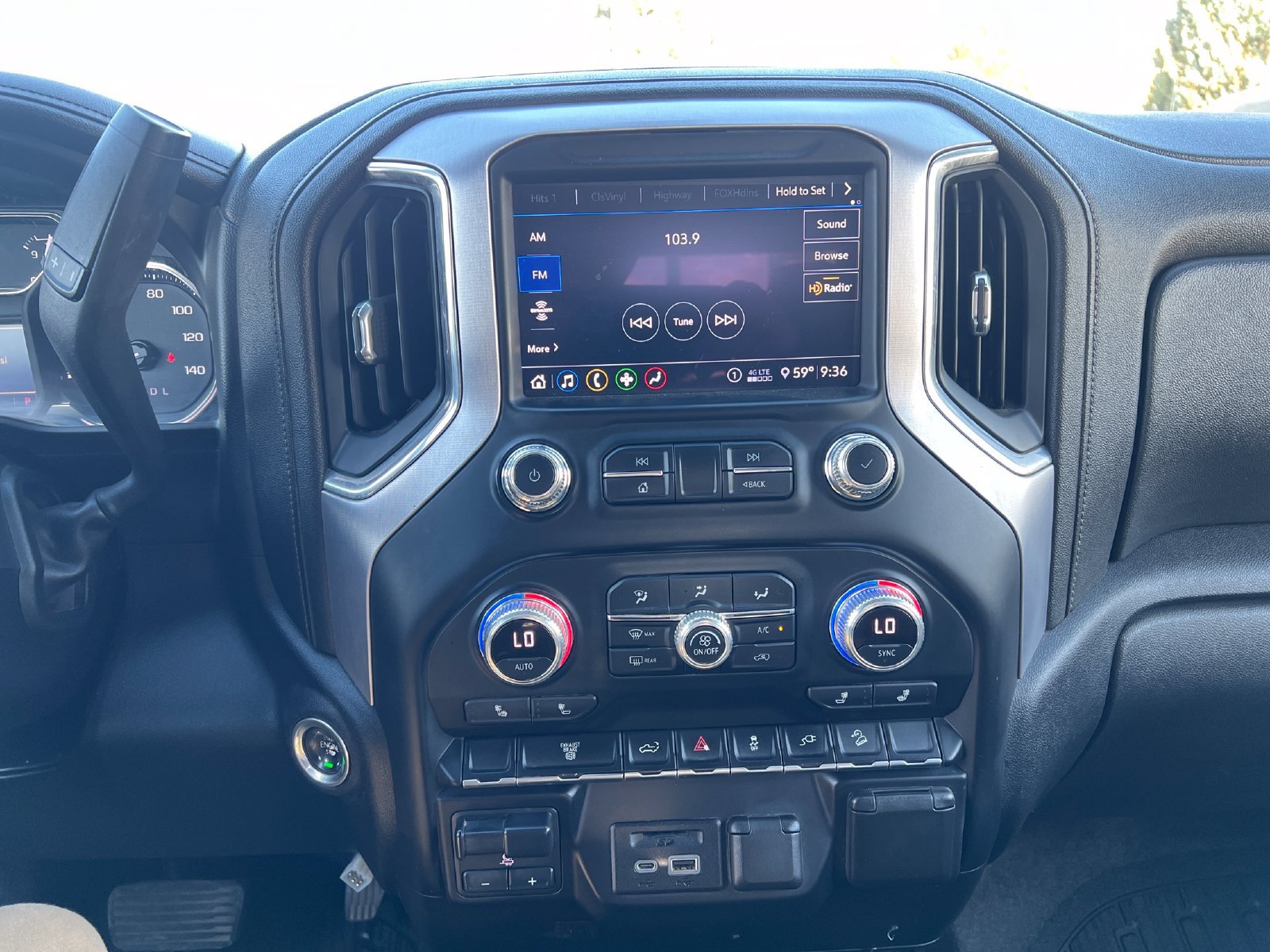 Used 2020 GMC Sierra 2500 SLT w/ X31 Off-Road Package AWD/4WD image 25