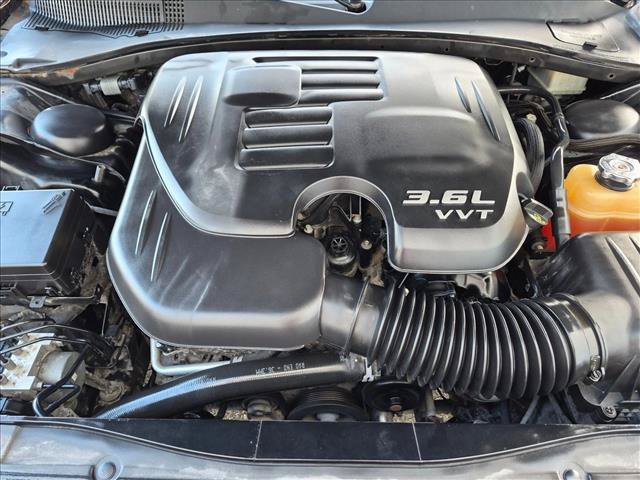 Used 2019 Chrysler 300 Limited AWD/4WD image 21