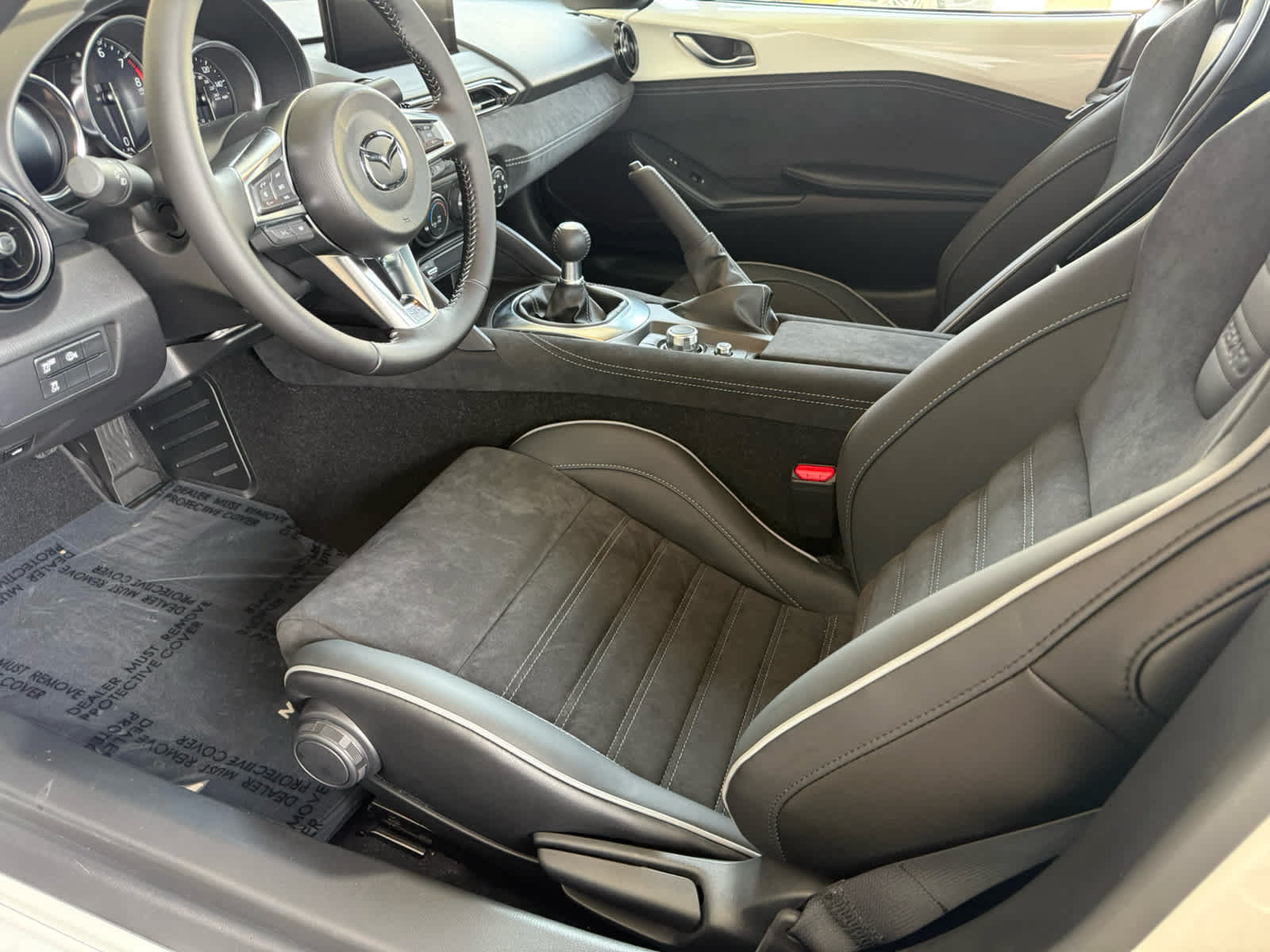 New 2026 MAZDA MX-5 Miata RF Club RWD image 4