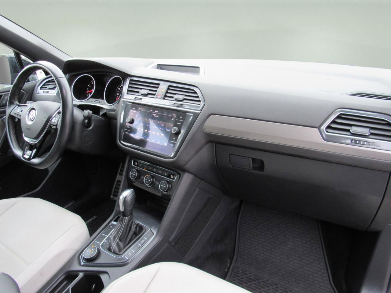 Used 2021 Volkswagen Tiguan SE R-Line image 29