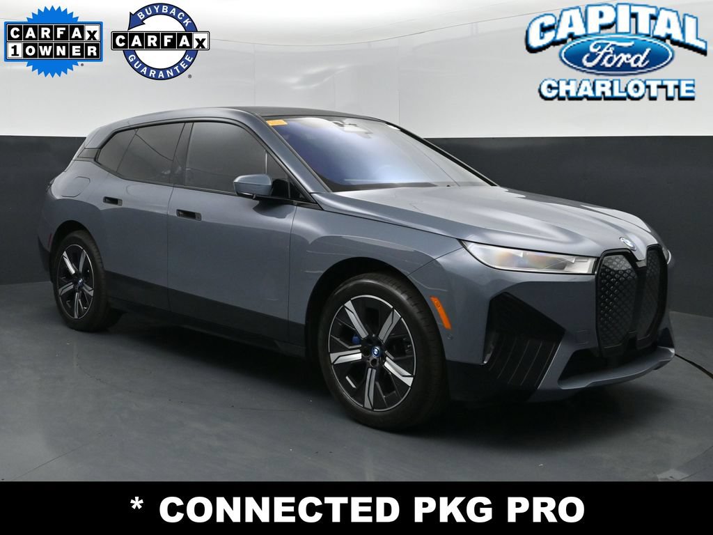 Used 2023 BMW iX xDrive50 w/ Sport Package AWD/4WD image 3