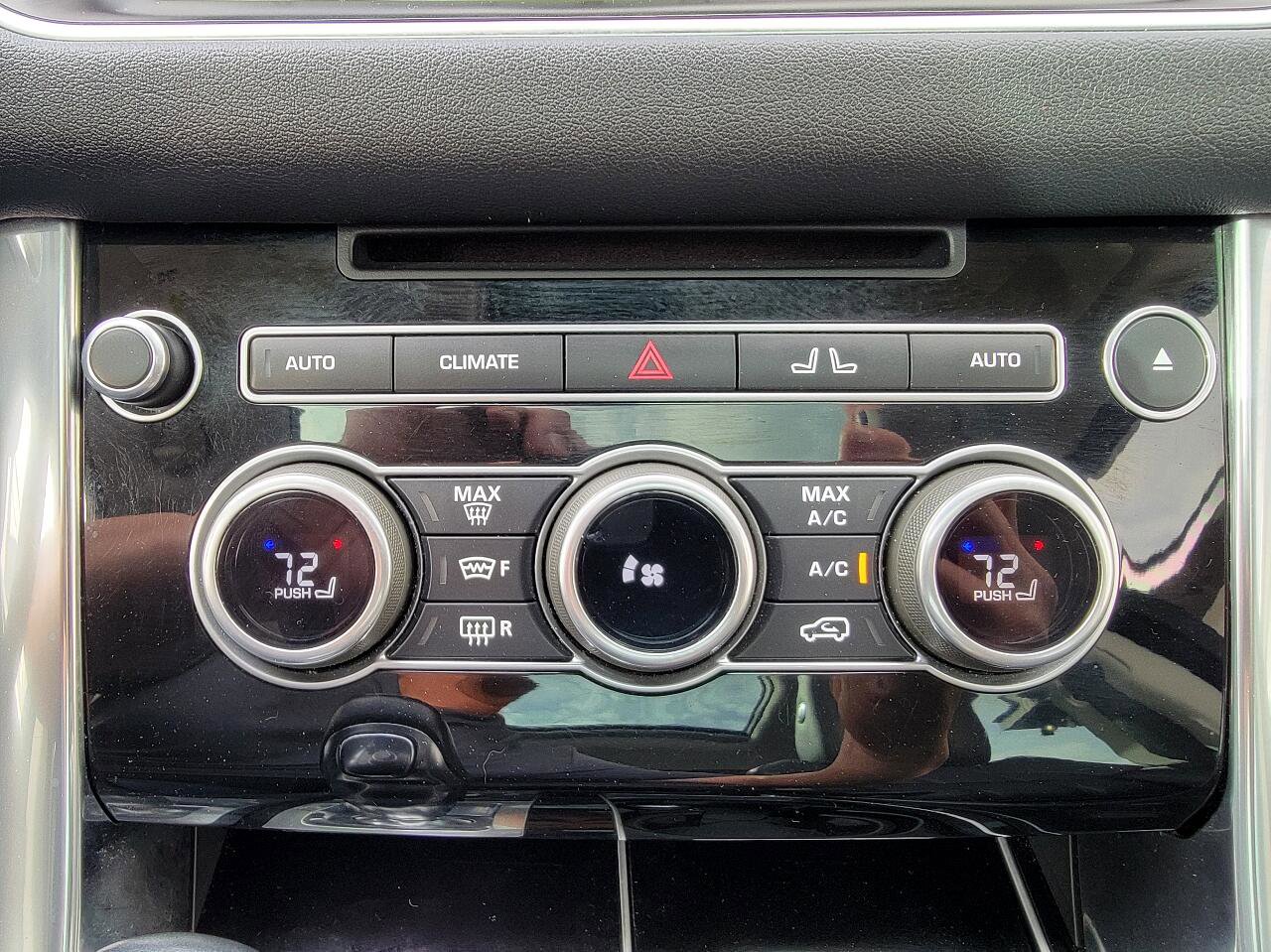 Used 2017 Land Rover Range Rover Sport HSE image 31