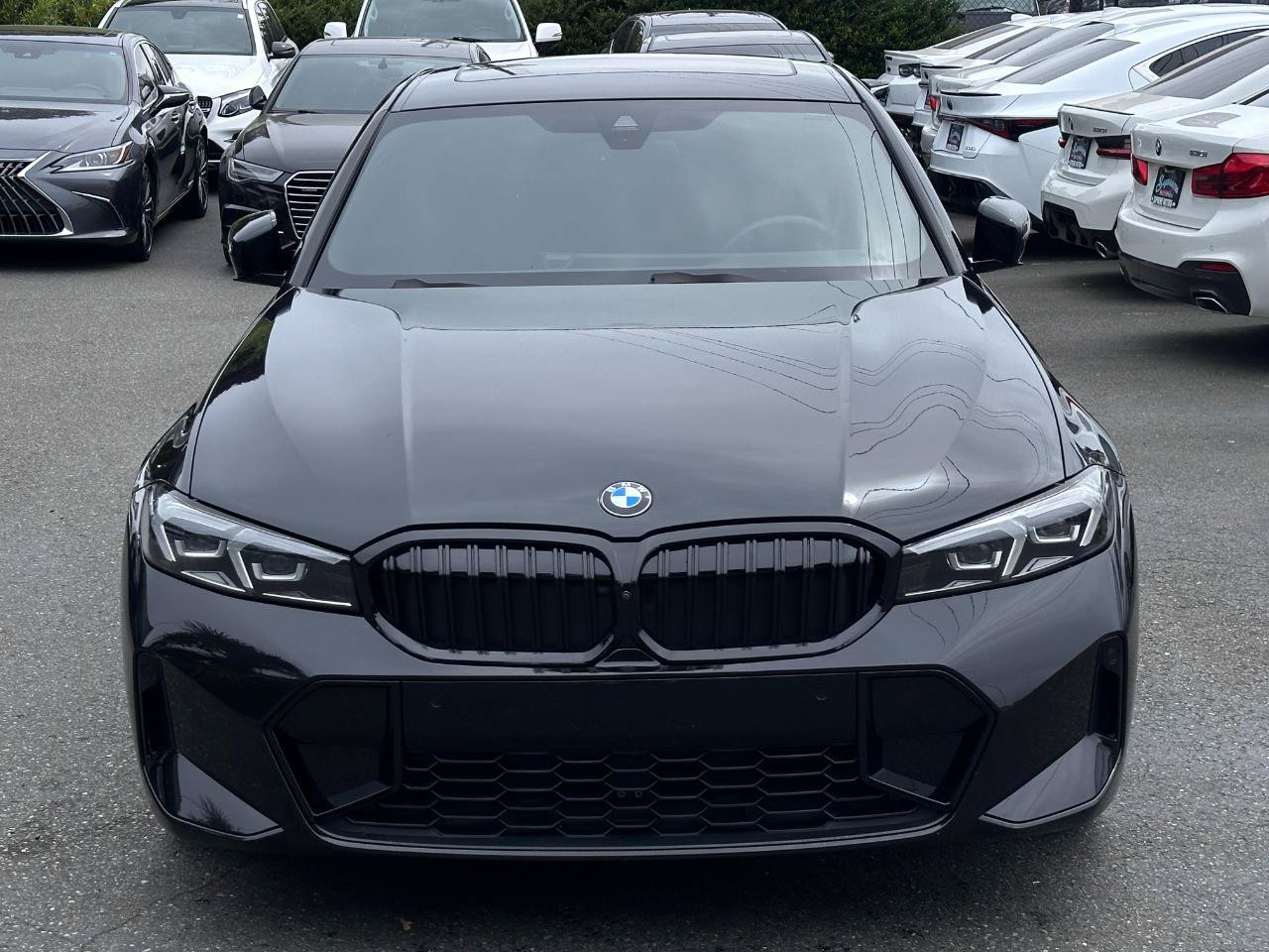 Used 2024 BMW 330i Sedan w/ M Sport Package RWD image 11